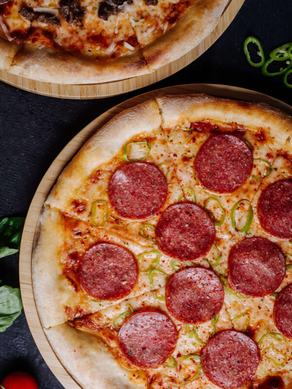 pepperoni-pizza-with-melted-cheese-top-view